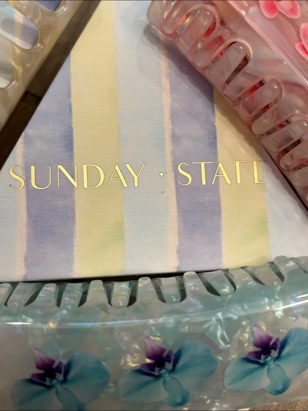 NWT Sunday State tropical Floral Hair Claw Clip set of 3 - Blue, yellow, pink